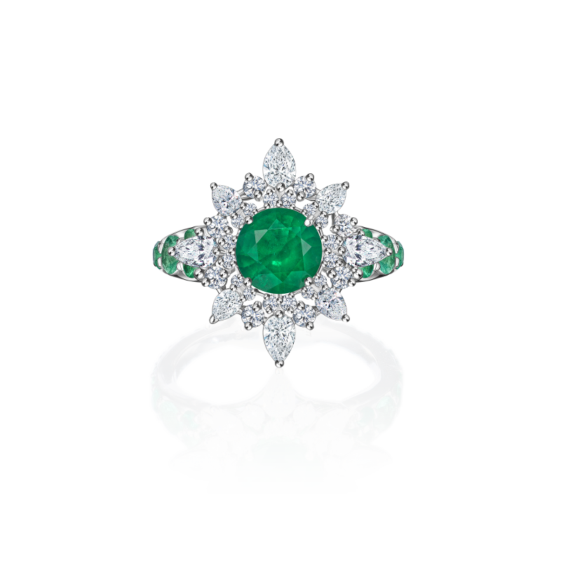 Кольцо с изумрудами и бриллиантами