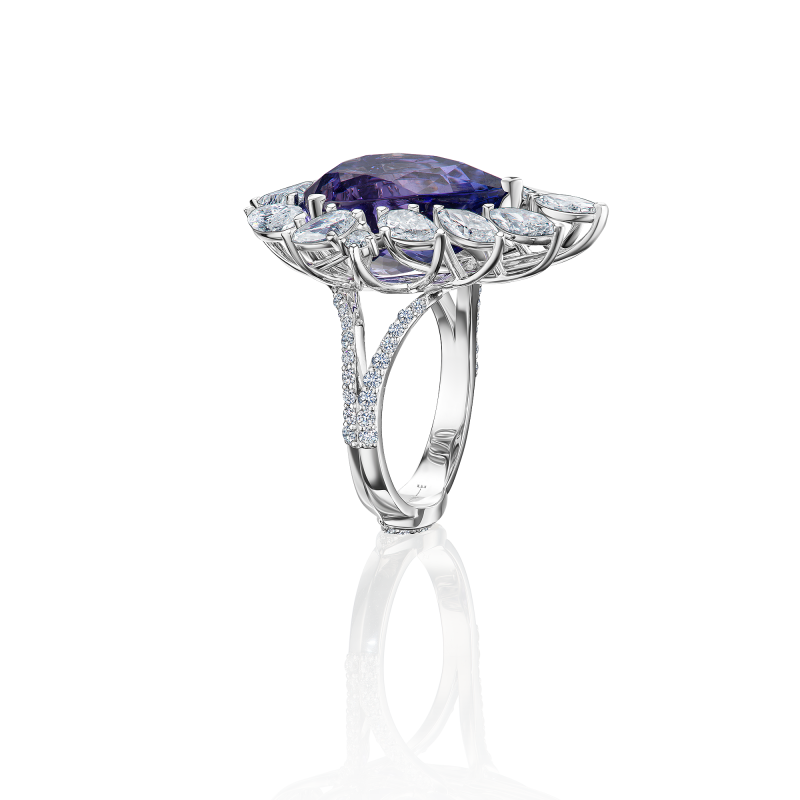 Кольцо с танзанитом и бриллиантами